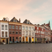 Bank, winkel of woning